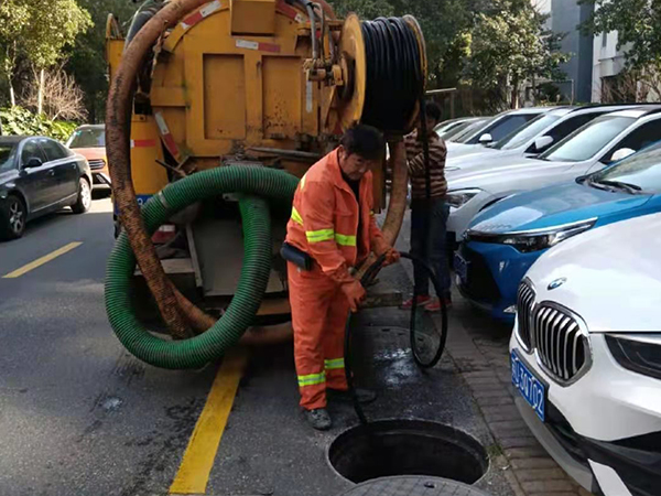 东英镇排污管道清淤